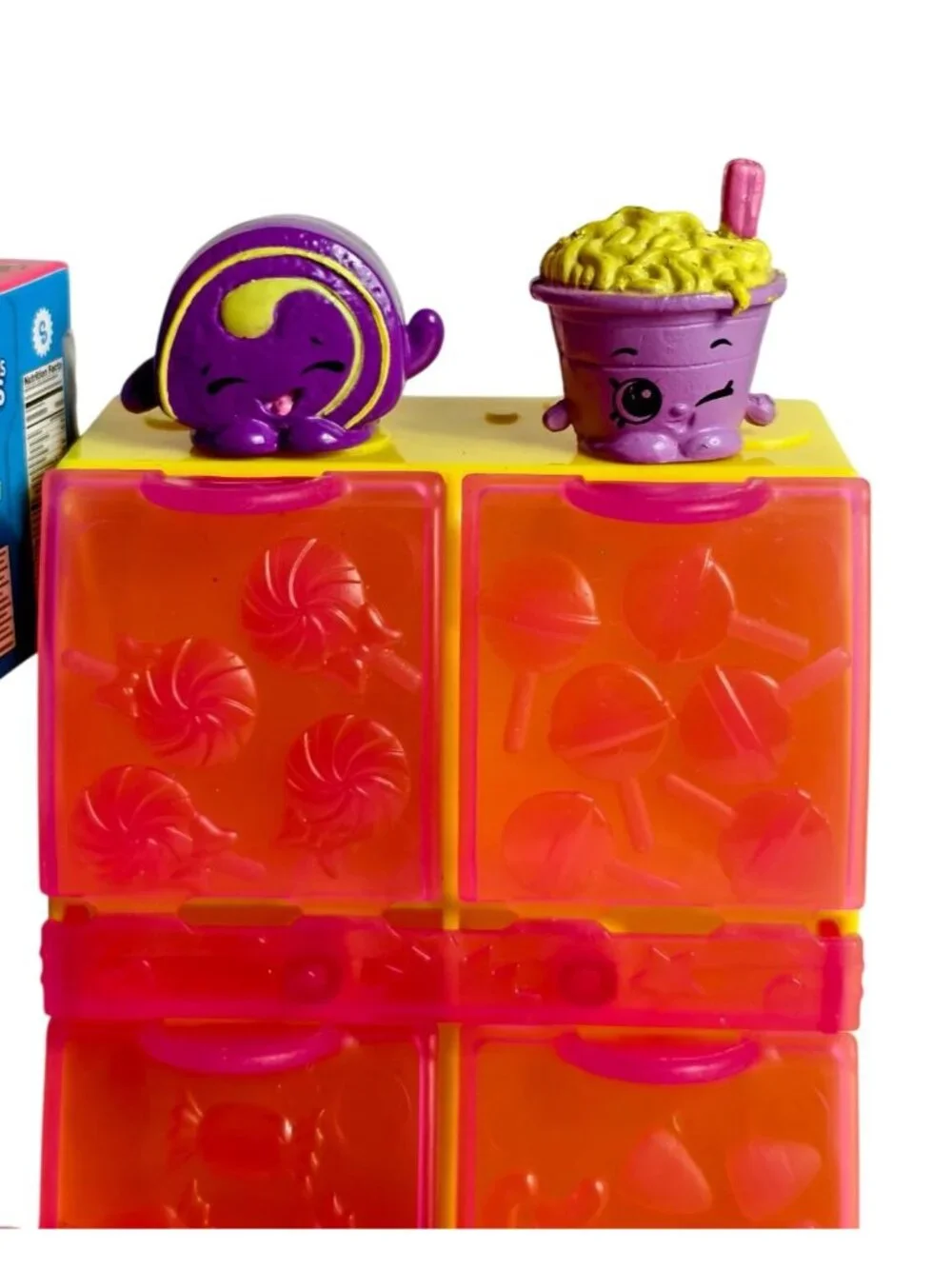Shopkins Chef Club Hot Spot Kitchen Playset Exclusive Figures Real Littles